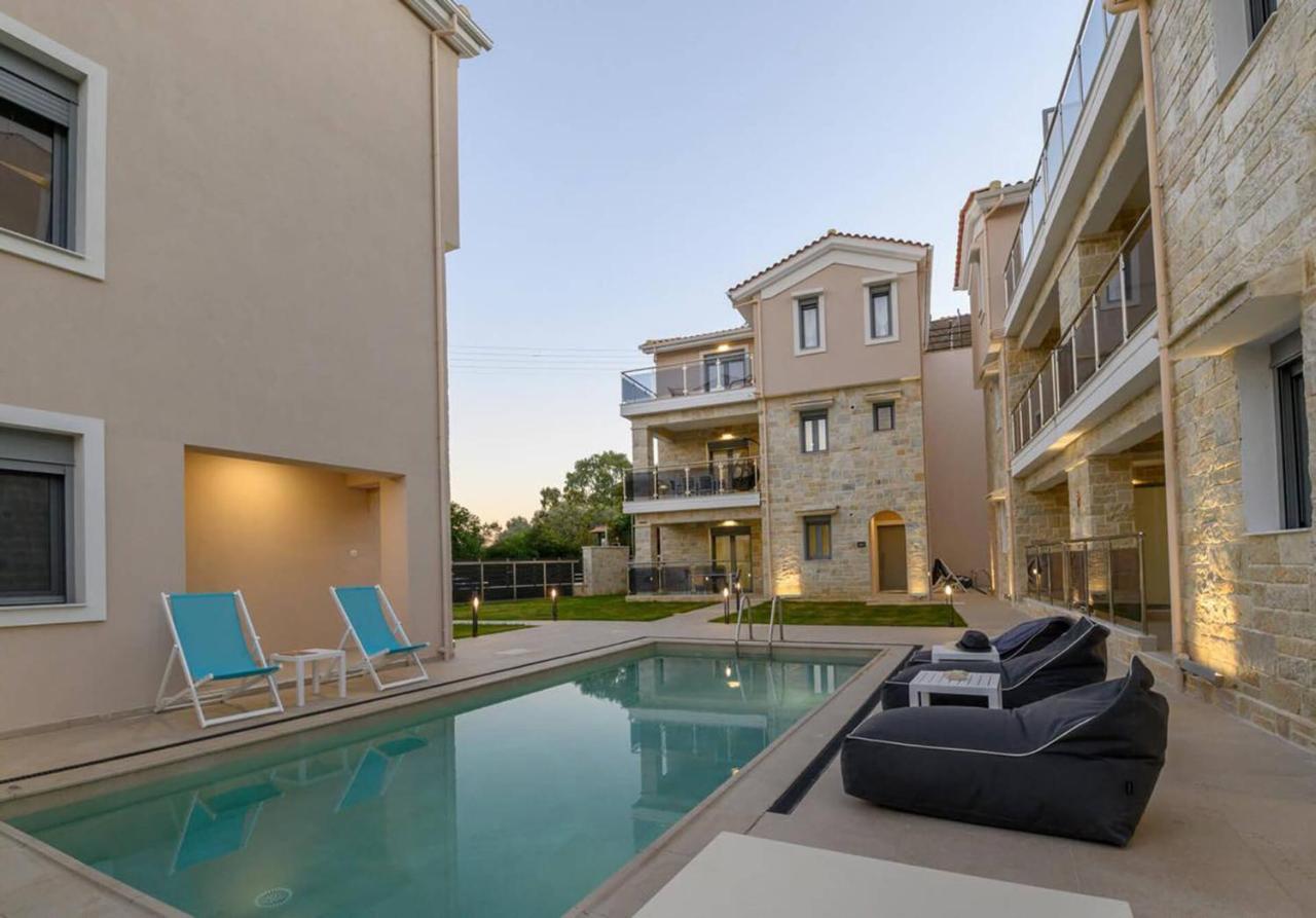 Momento Luxury Apartments Walking Distance From The Beach Нікіана Екстер'єр фото