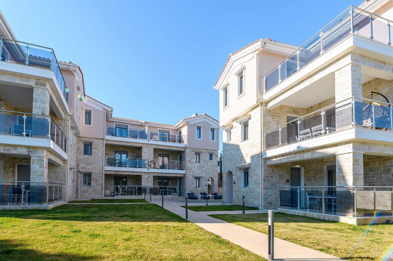 Momento Luxury Apartments Walking Distance From The Beach Нікіана Екстер'єр фото