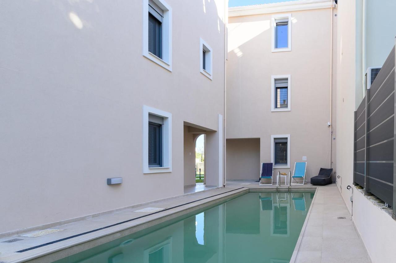 Momento Luxury Apartments Walking Distance From The Beach Нікіана Екстер'єр фото