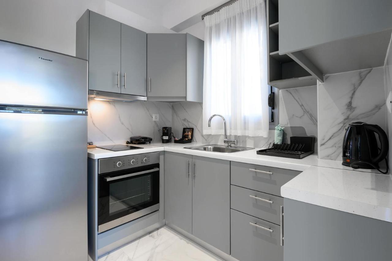 Momento Luxury Apartments Walking Distance From The Beach Нікіана Екстер'єр фото