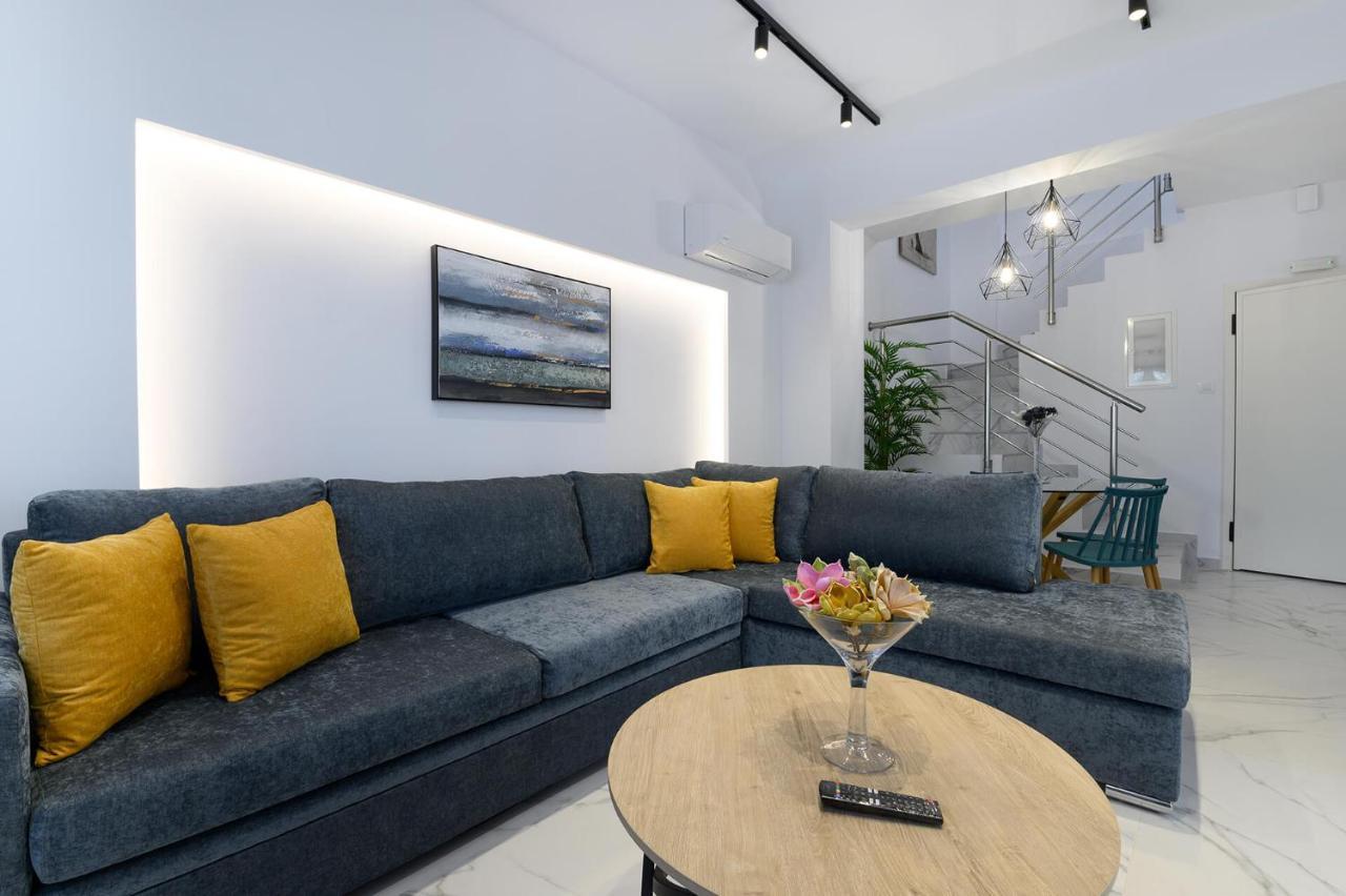 Momento Luxury Apartments Walking Distance From The Beach Нікіана Екстер'єр фото