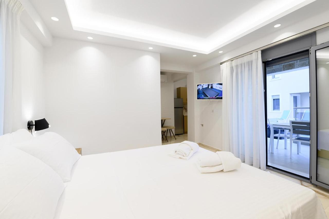 Momento Luxury Apartments Walking Distance From The Beach Нікіана Екстер'єр фото