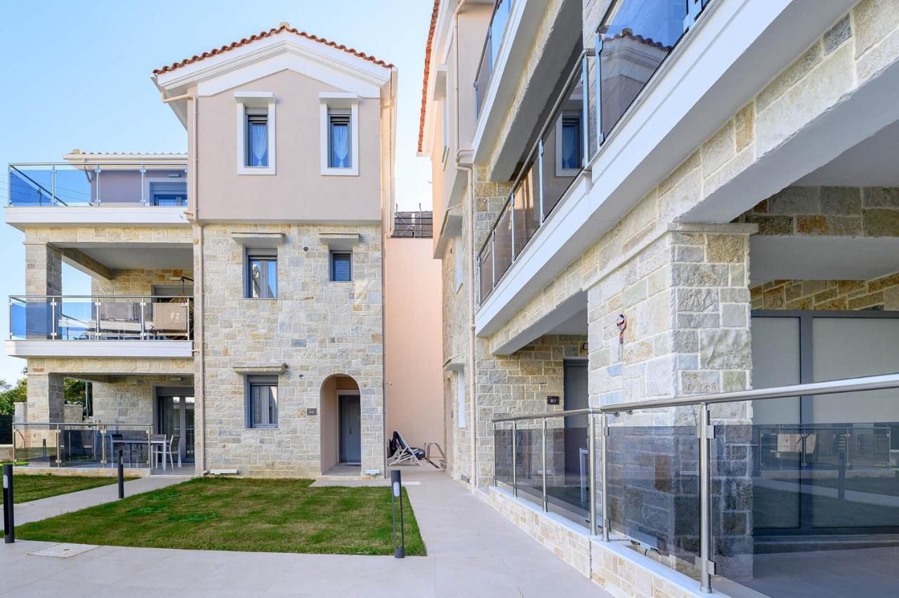 Momento Luxury Apartments Walking Distance From The Beach Нікіана Екстер'єр фото