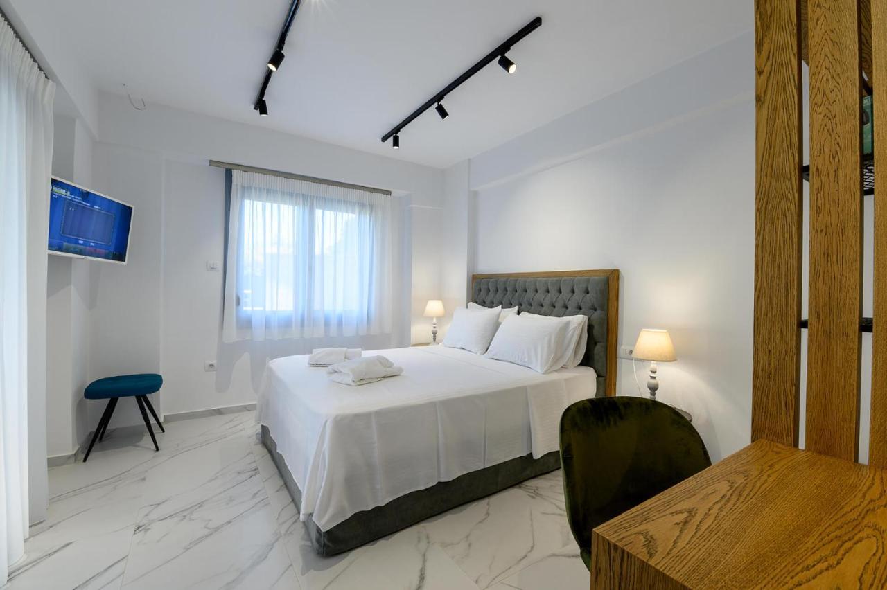 Momento Luxury Apartments Walking Distance From The Beach Нікіана Екстер'єр фото