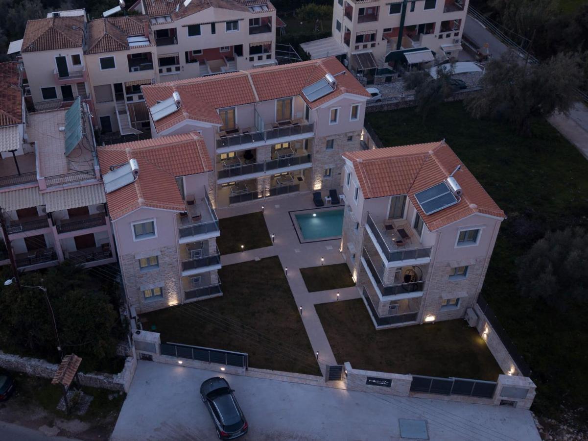 Momento Luxury Apartments Walking Distance From The Beach Нікіана Екстер'єр фото