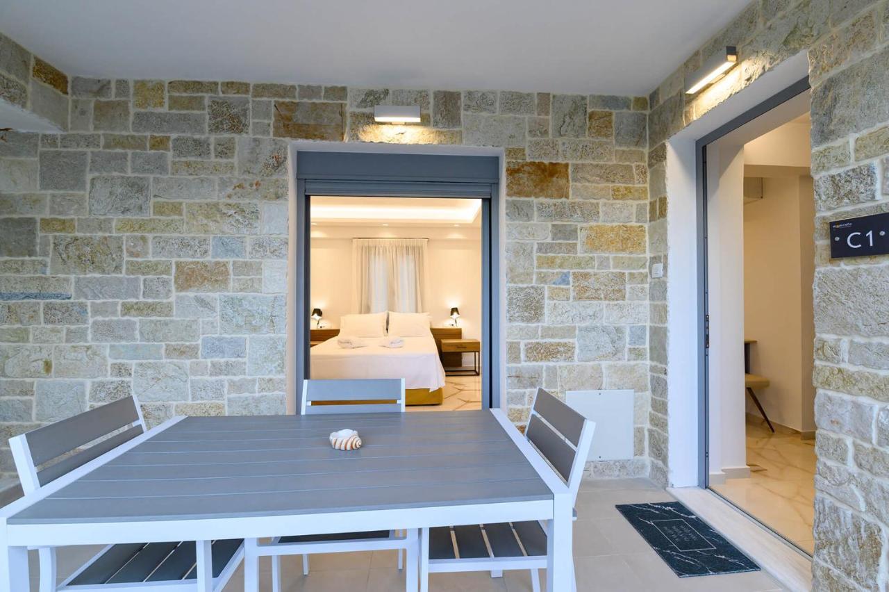 Momento Luxury Apartments Walking Distance From The Beach Нікіана Екстер'єр фото