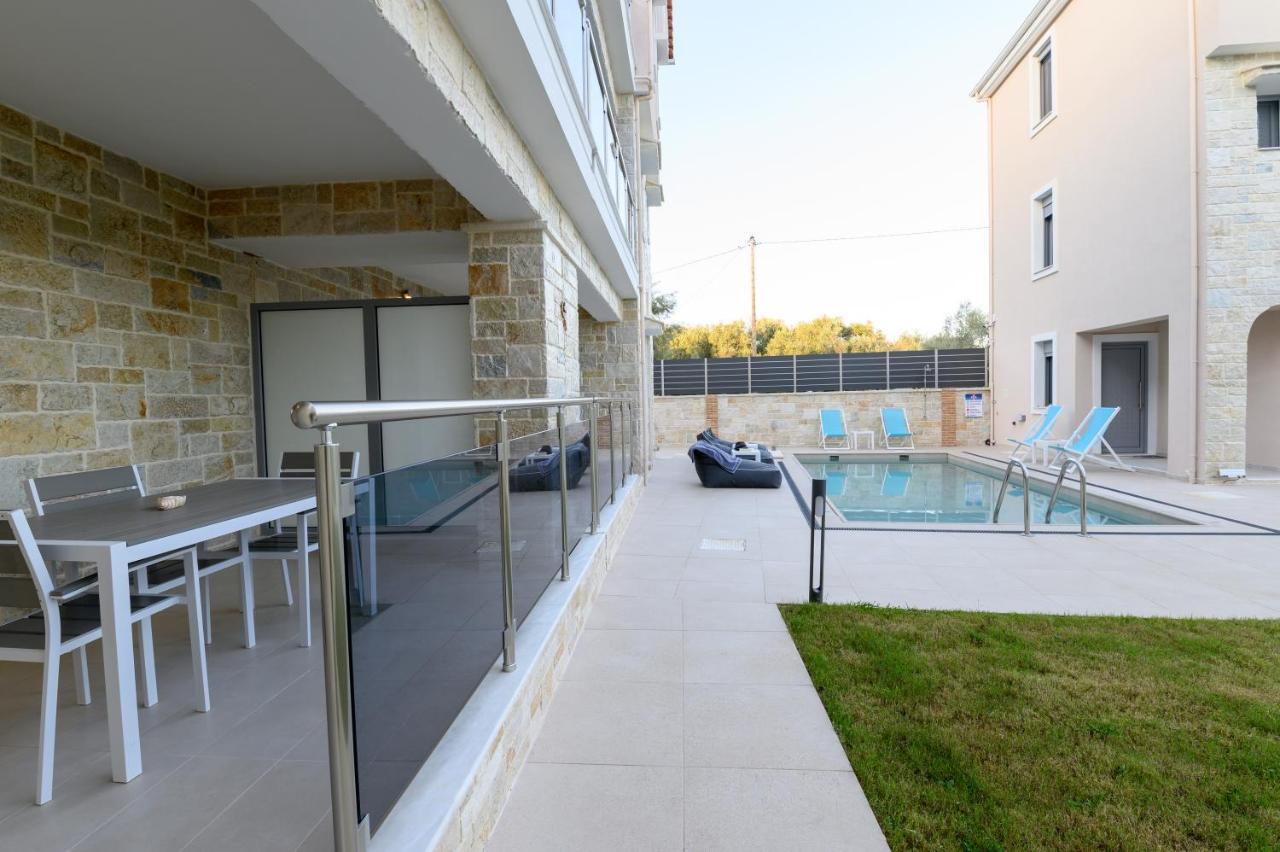 Momento Luxury Apartments Walking Distance From The Beach Нікіана Екстер'єр фото