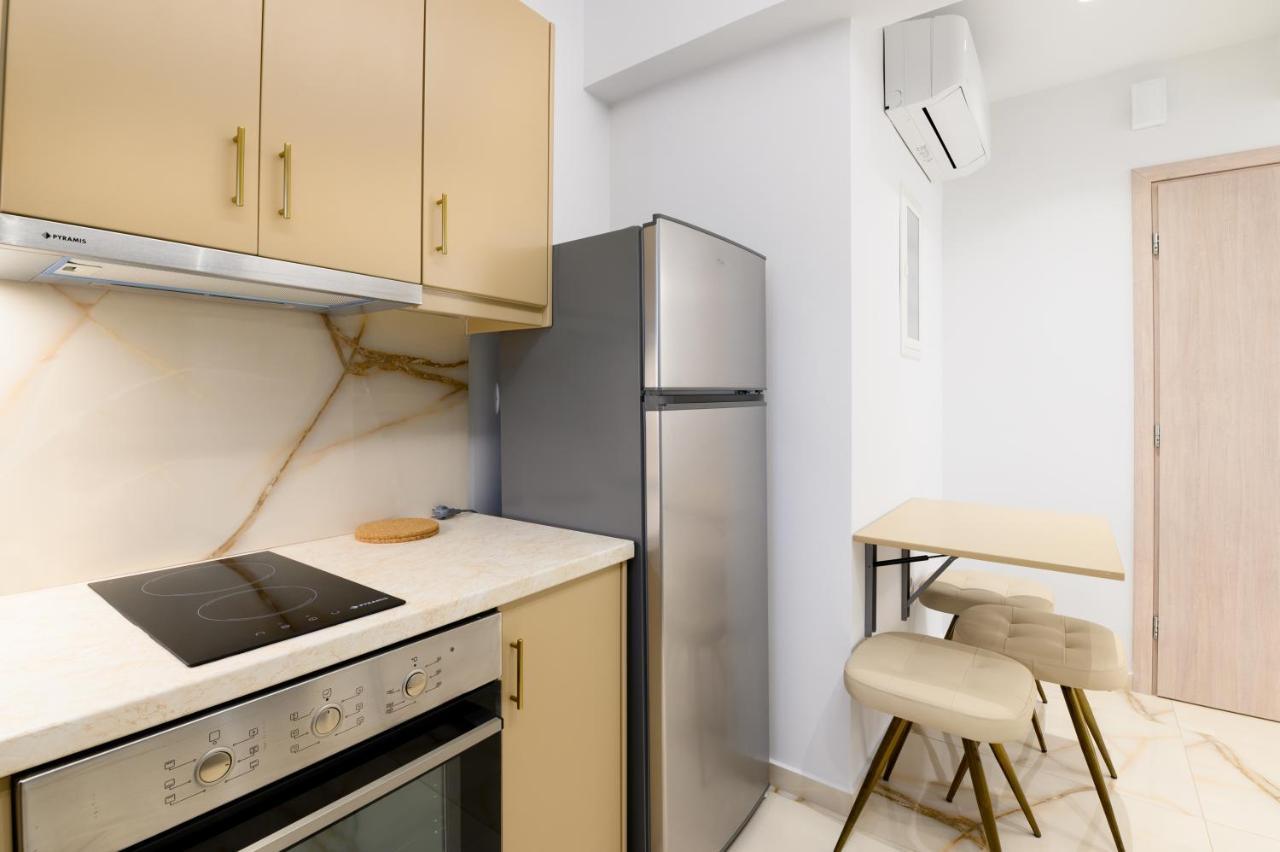 Momento Luxury Apartments Walking Distance From The Beach Нікіана Екстер'єр фото