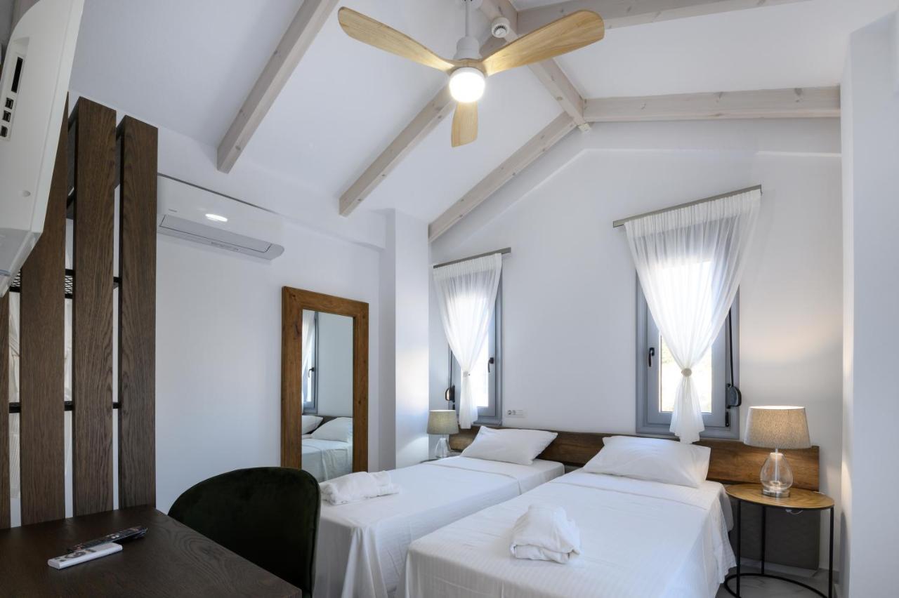Momento Luxury Apartments Walking Distance From The Beach Нікіана Екстер'єр фото