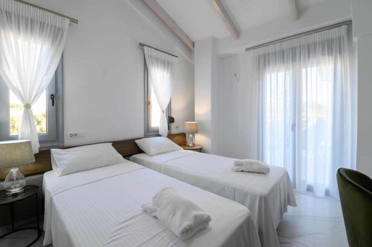 Momento Luxury Apartments Walking Distance From The Beach Нікіана Екстер'єр фото