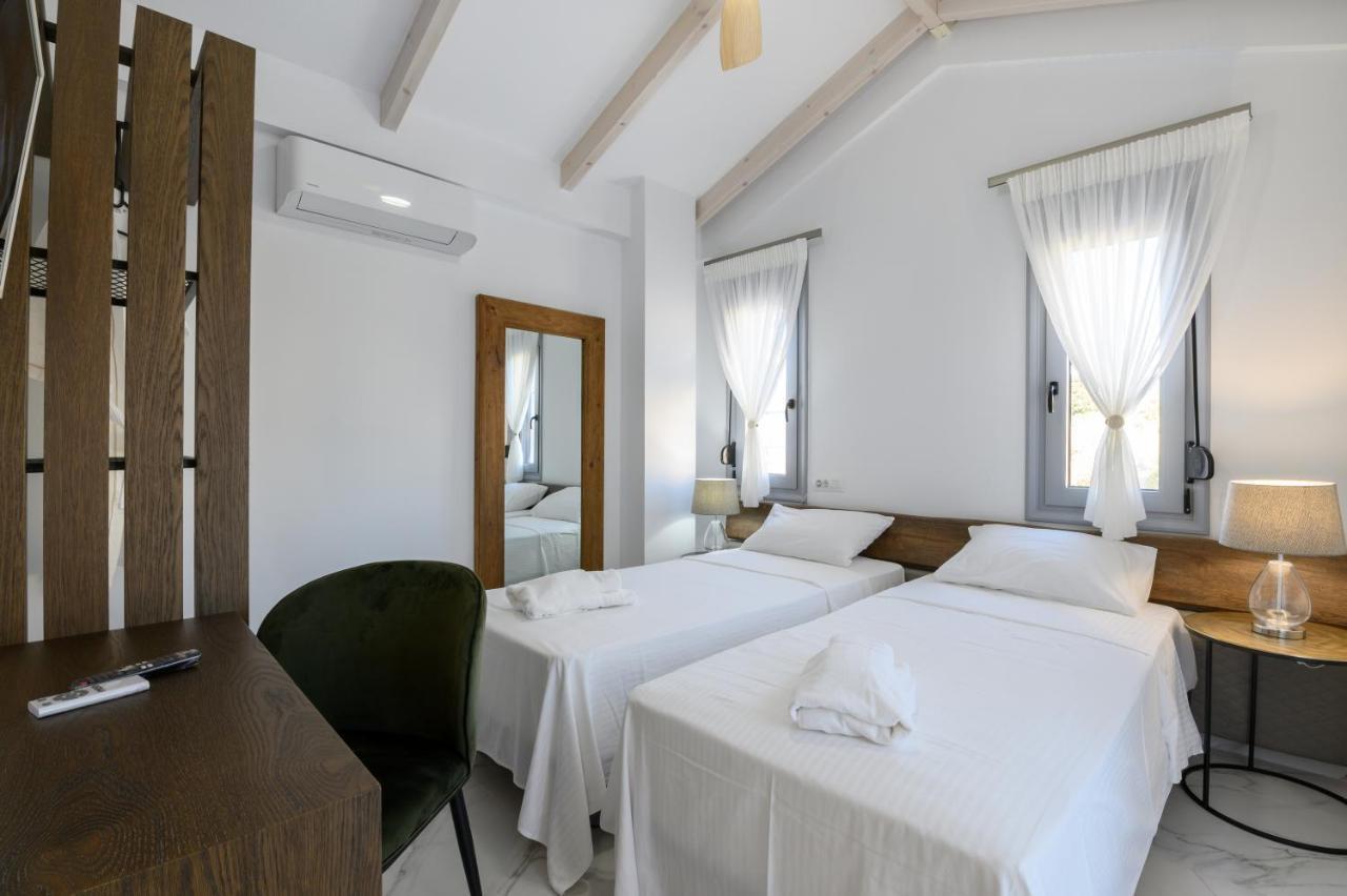 Momento Luxury Apartments Walking Distance From The Beach Нікіана Екстер'єр фото